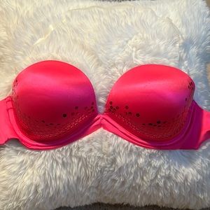 Victoria's Secret Bra style: strapless push up size: 32D